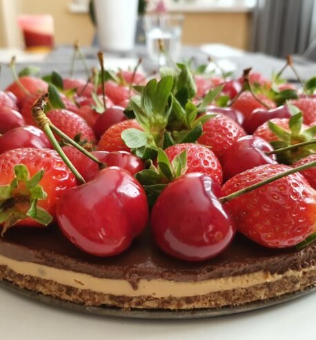 Сурова веган торта с фъстъчено масло